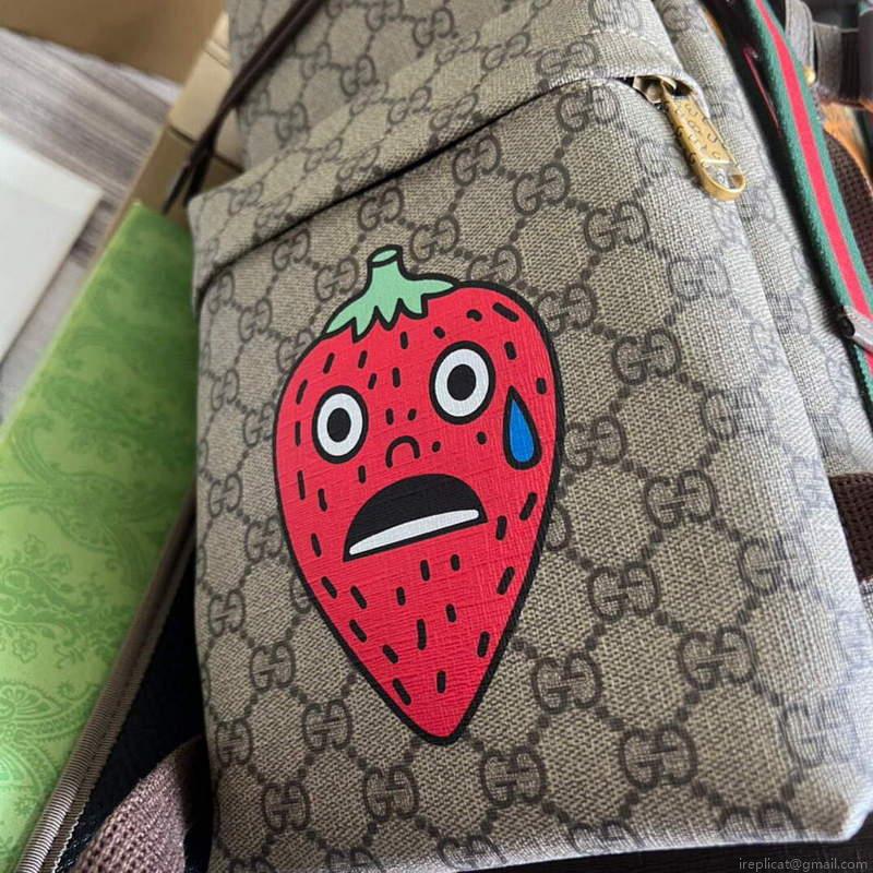 Gucci 690999 Gucci cat print skateboard backpack