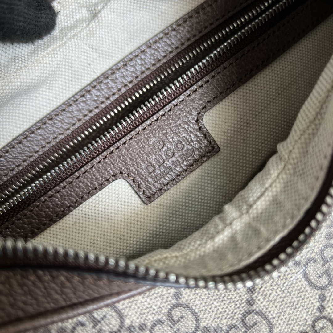 Gucci 702823 Gucci Attache large shoulder bag Beige and ebony