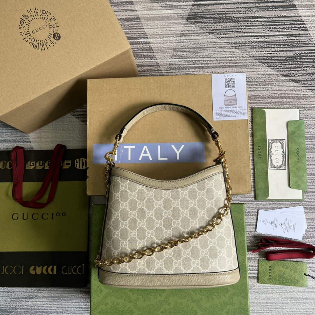 Gucci 696011 Large shoulder bag with Interlocking G Oatmeal