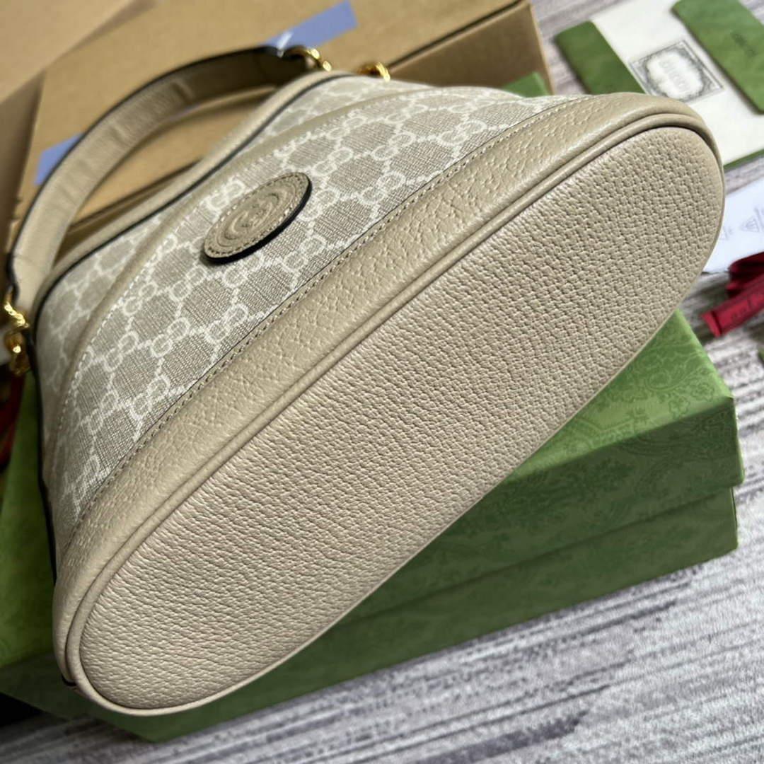 Gucci 696011 Large shoulder bag with Interlocking G Oatmeal