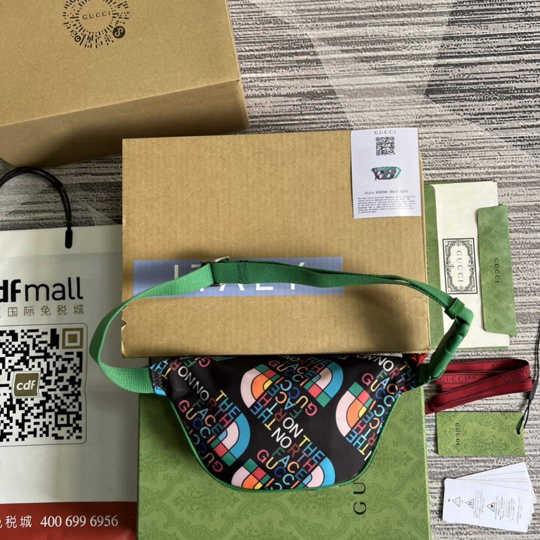 Gucci 650299 The North Face x Gucci belt bag Green