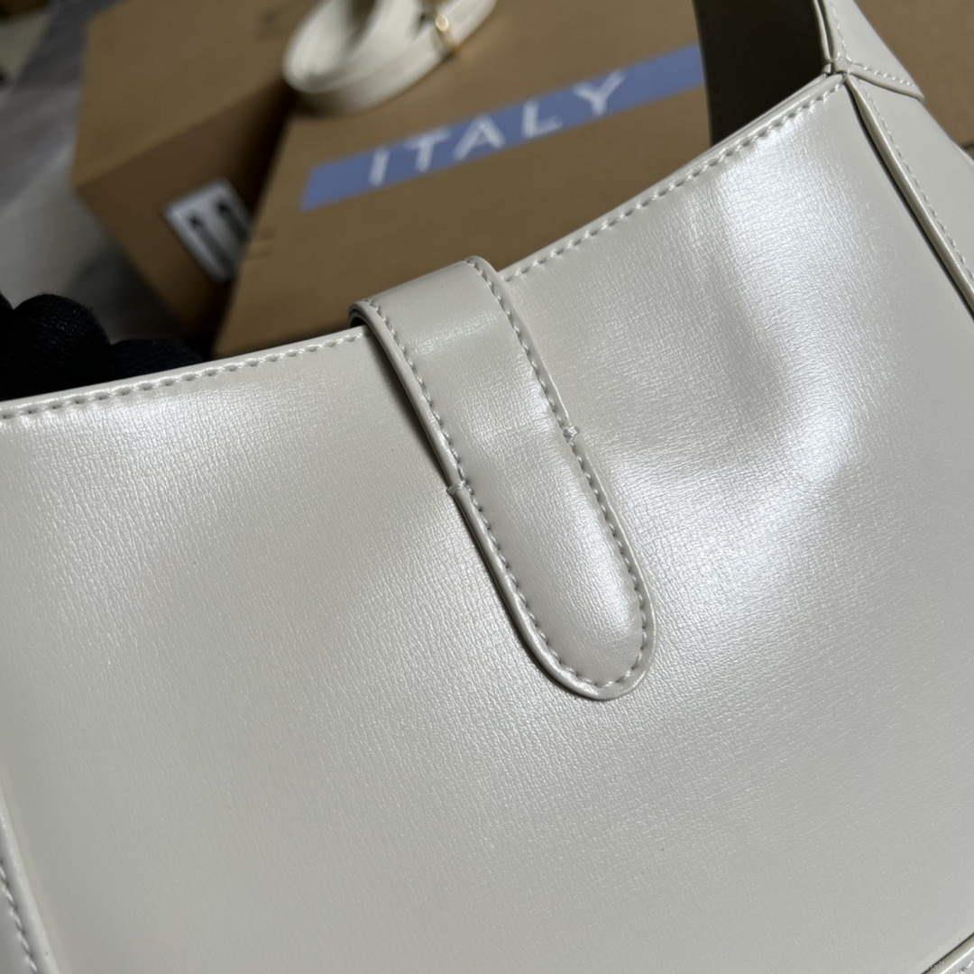 Gucci 636709 Jackie 1961 Small Shoulder Bag White
