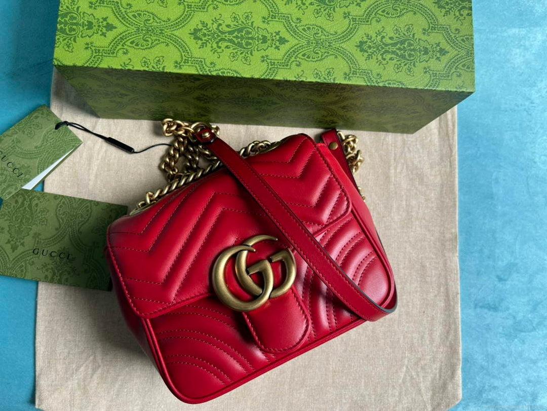 Gucci 739682 GG Marmont Matelassé mini tote bag Red