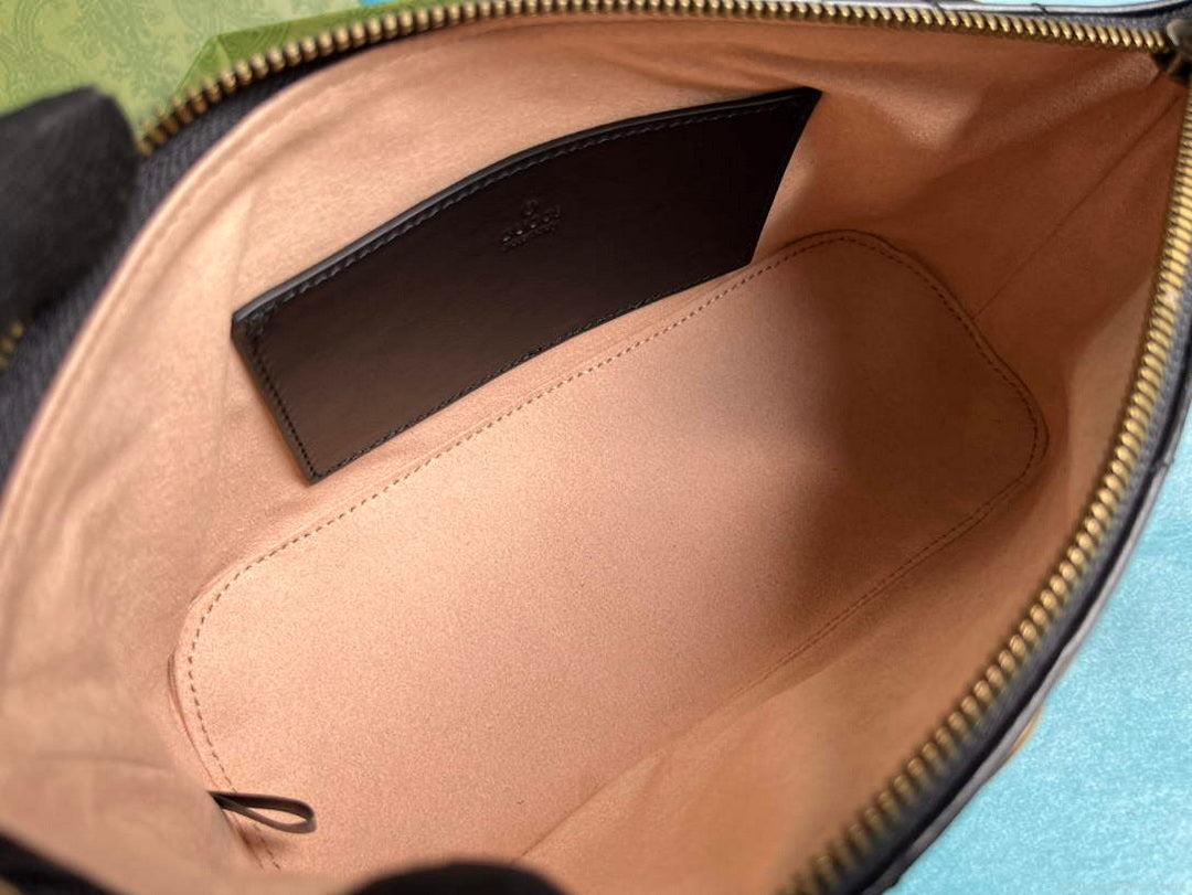 Gucci 739166 GG Marmont shoulder bag Black