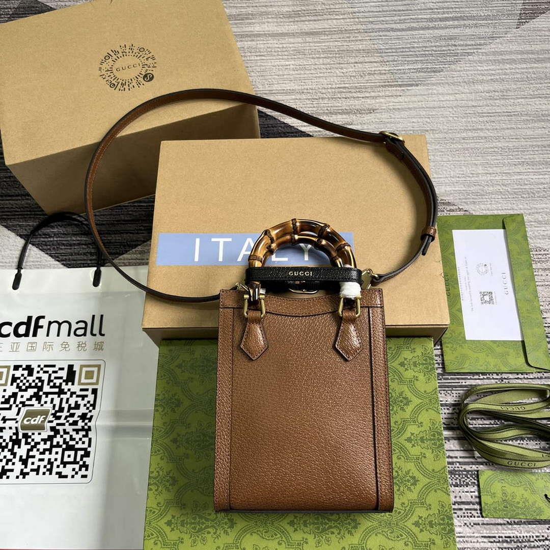 Gucci 739079 Diana Mini Tote Bag Cuir leather