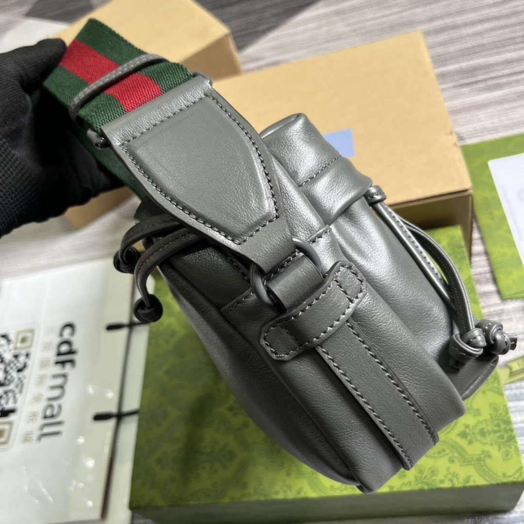 Gucci 725696 Shoulder bag with tonal Double G Gray