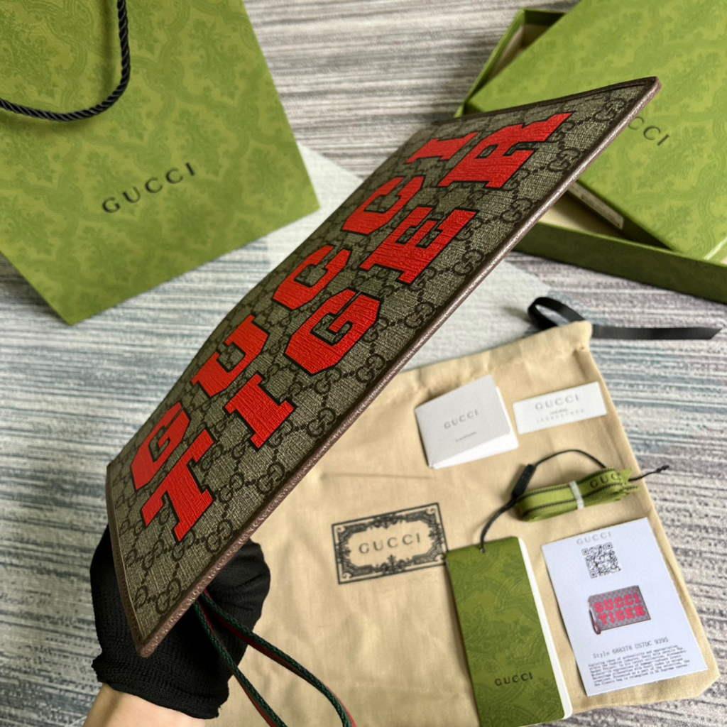 Gucci ‎688378 Gucci Tiger pouch Bag Brown Print Logo