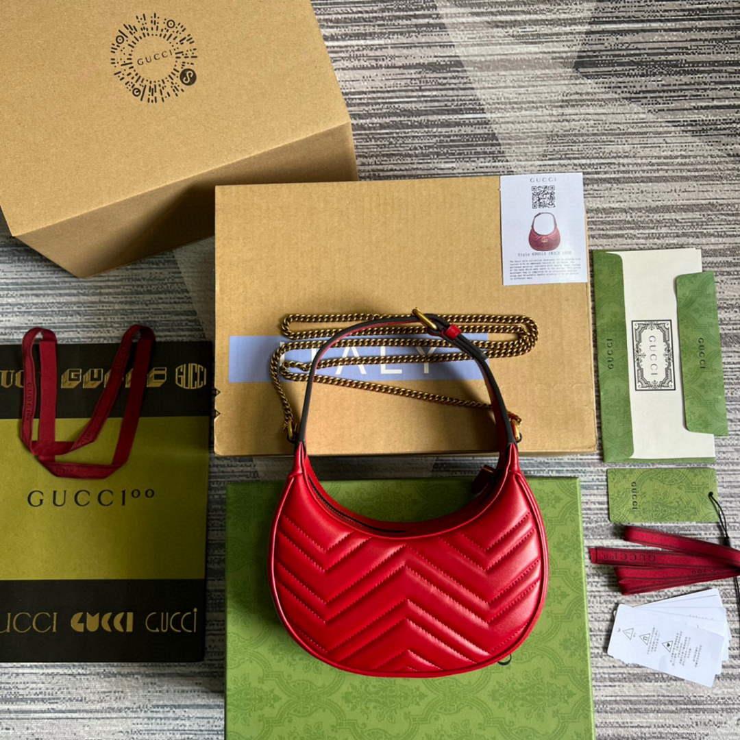Gucci 699514 GG Marmont half-moon-shaped mini bag Red