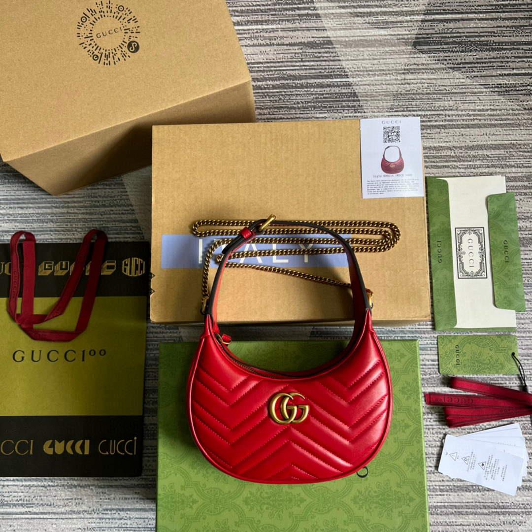 Gucci 699514 GG Marmont half-moon-shaped mini bag Red