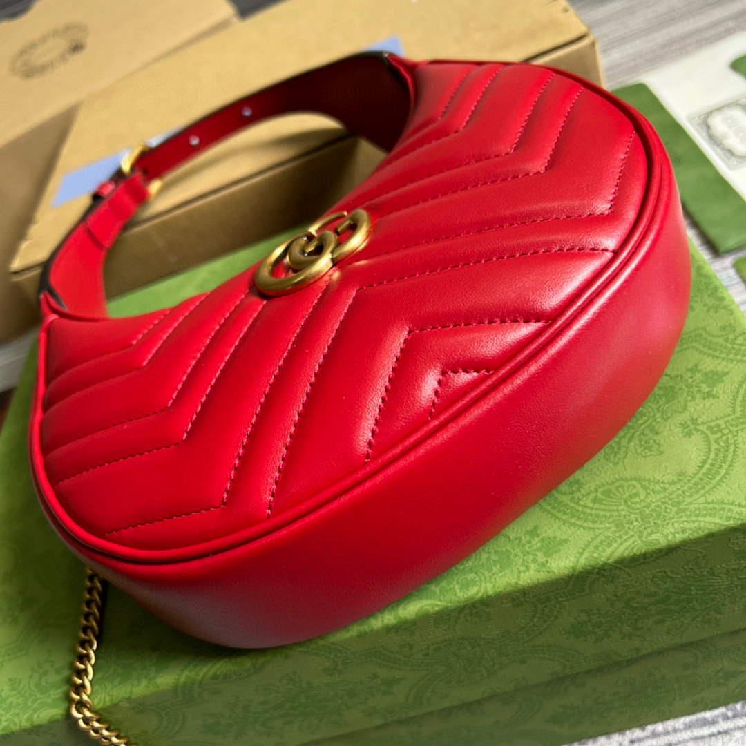 Gucci 699514 GG Marmont half-moon-shaped mini bag Red