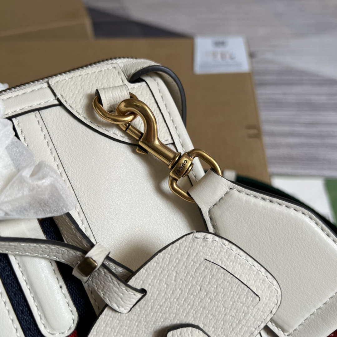 Gucci 715772 Small top handle bag with Double G White