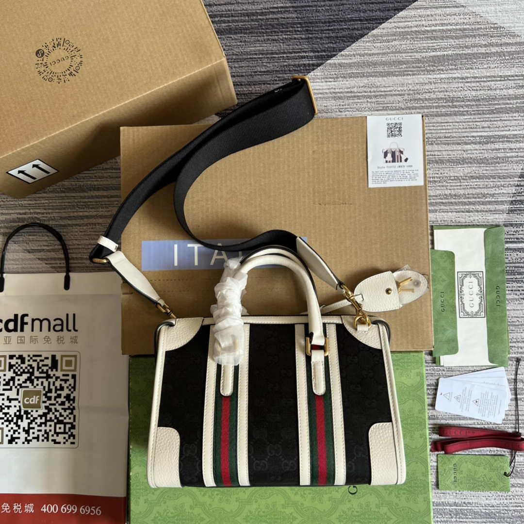 Gucci 715772 Small canvas top handle bag White and Black