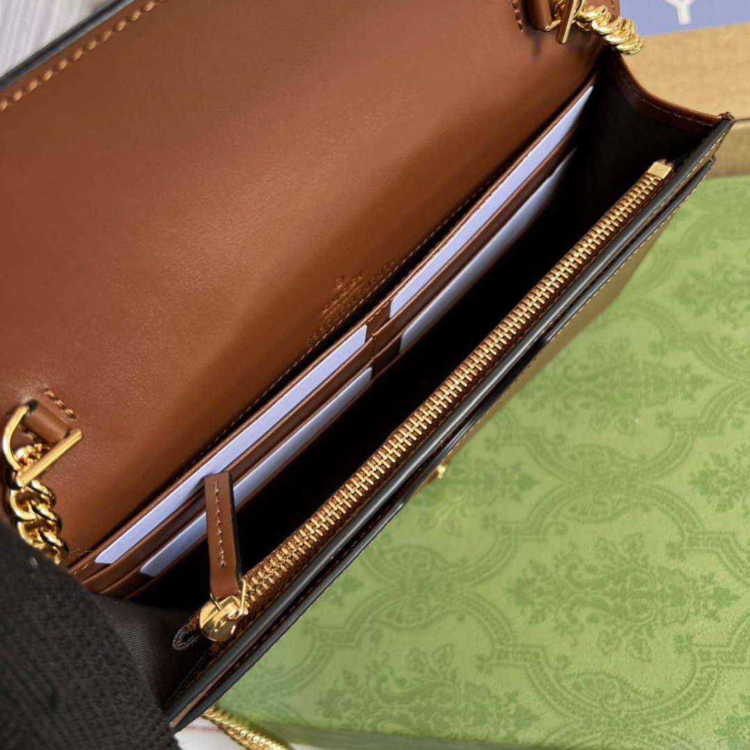 Gucci 723787 GG Matelassé Chain Wallet Brown
