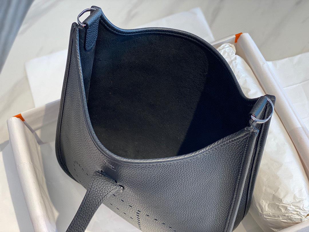Hermes H083435 Evelyne III 29 Shoulder Bag Silver Hardware Black