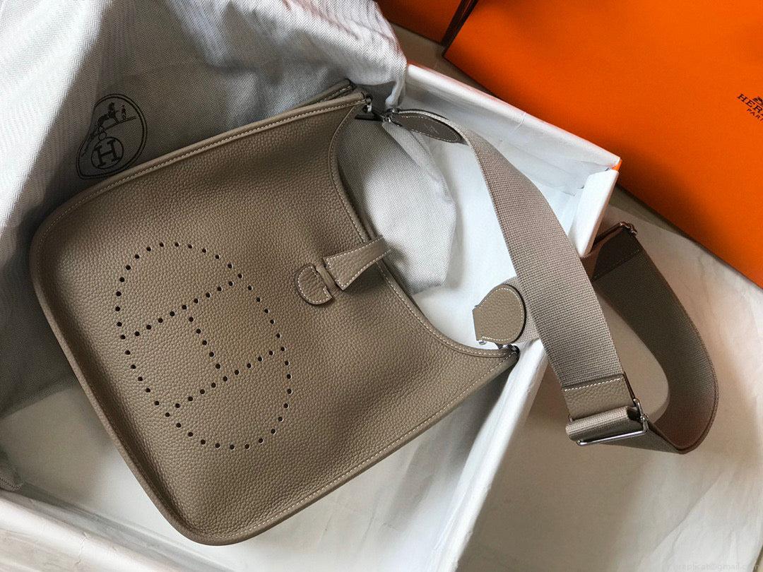 Hermes H083435 Evelyne III 29 Shoulder Bag Silver Hardware Gray