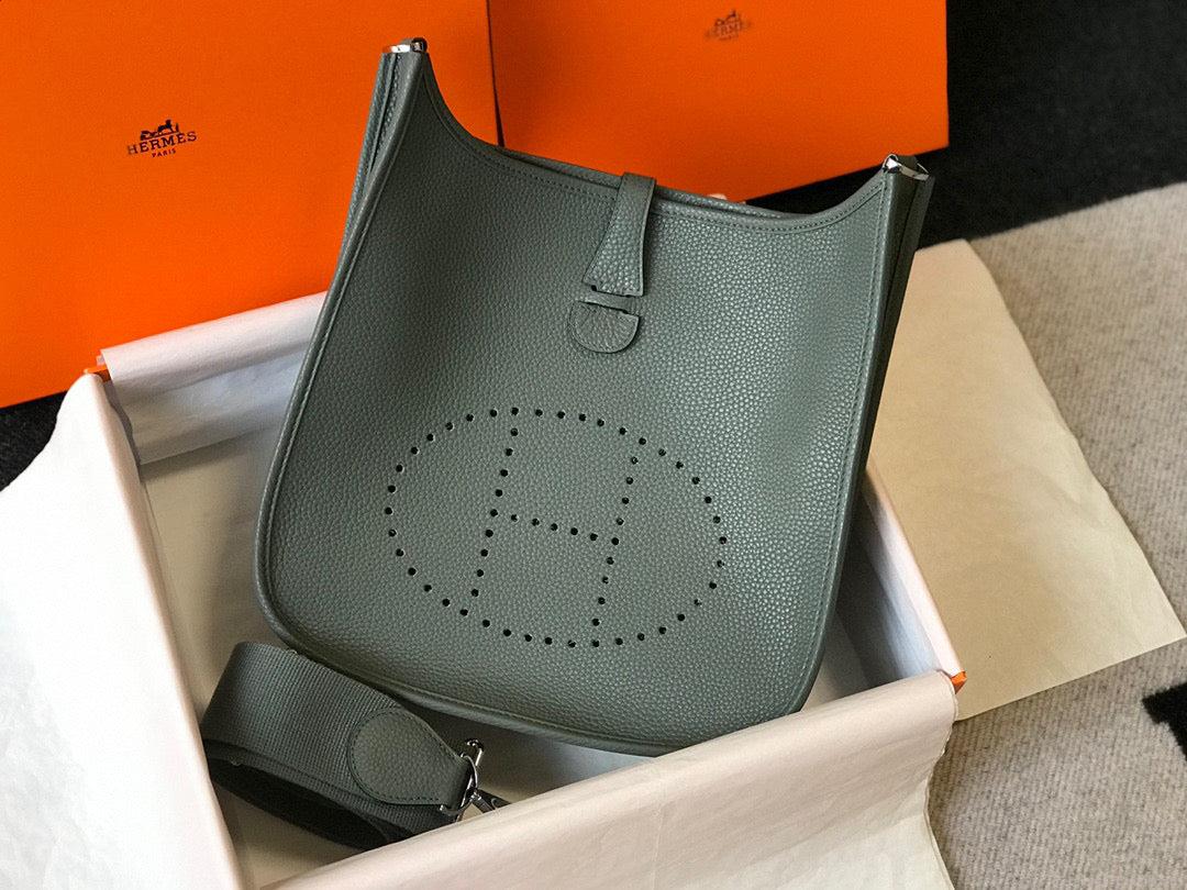 Hermes H083435 Evelyne III 29 Shoulder Bag Silver Hardware Dark Green