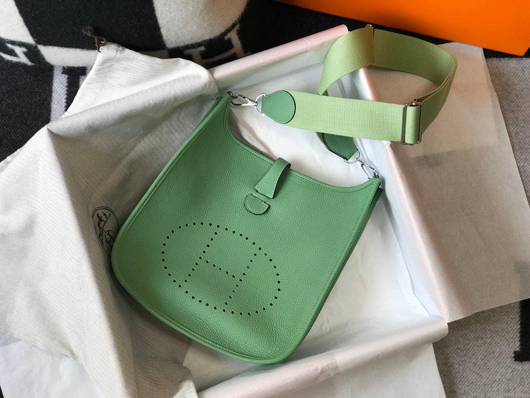 Hermes H083435 Evelyne III 29 Shoulder Bag Silver Hardware Light Green