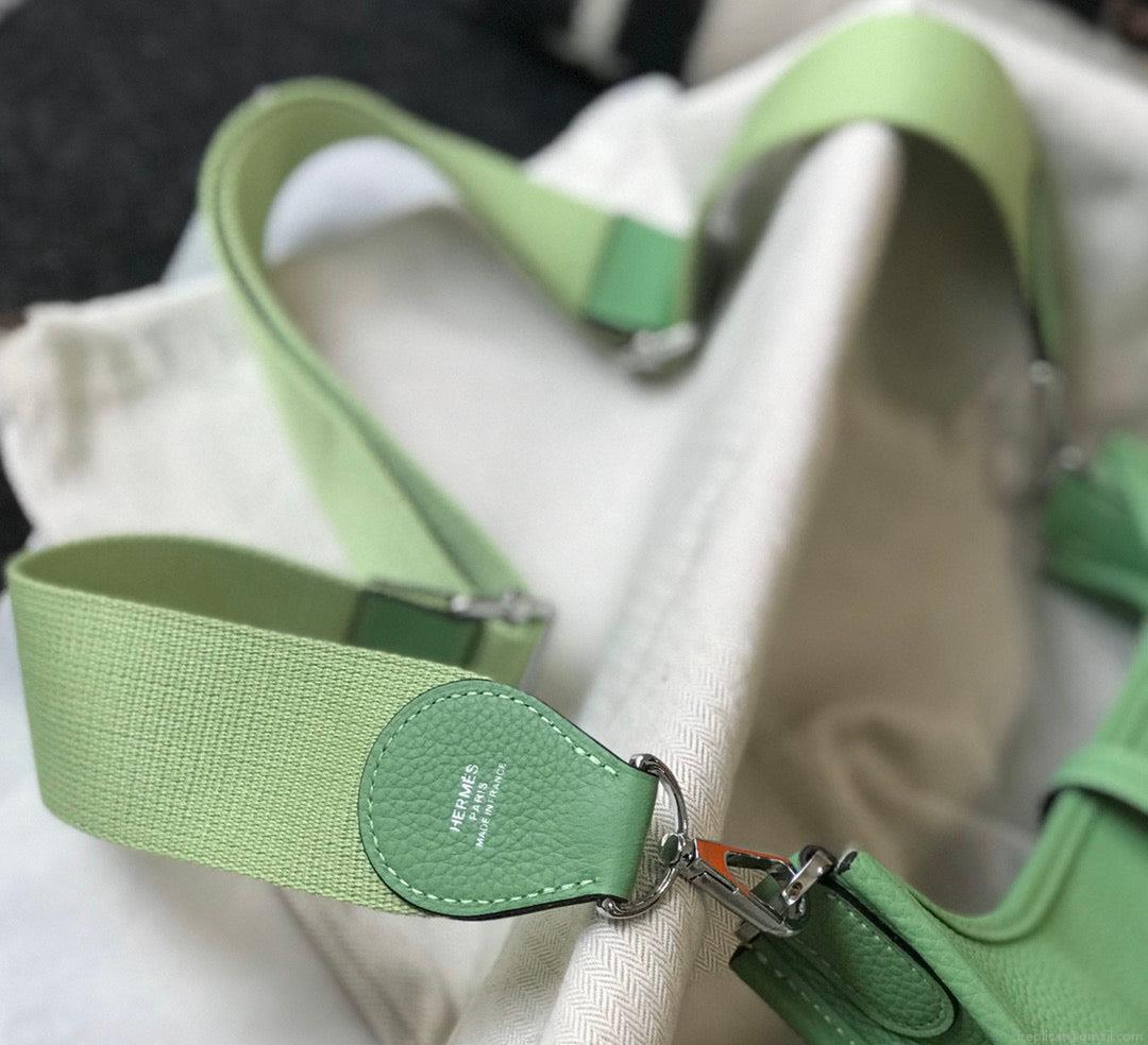 Hermes H083435 Evelyne III 29 Shoulder Bag Silver Hardware Light Green