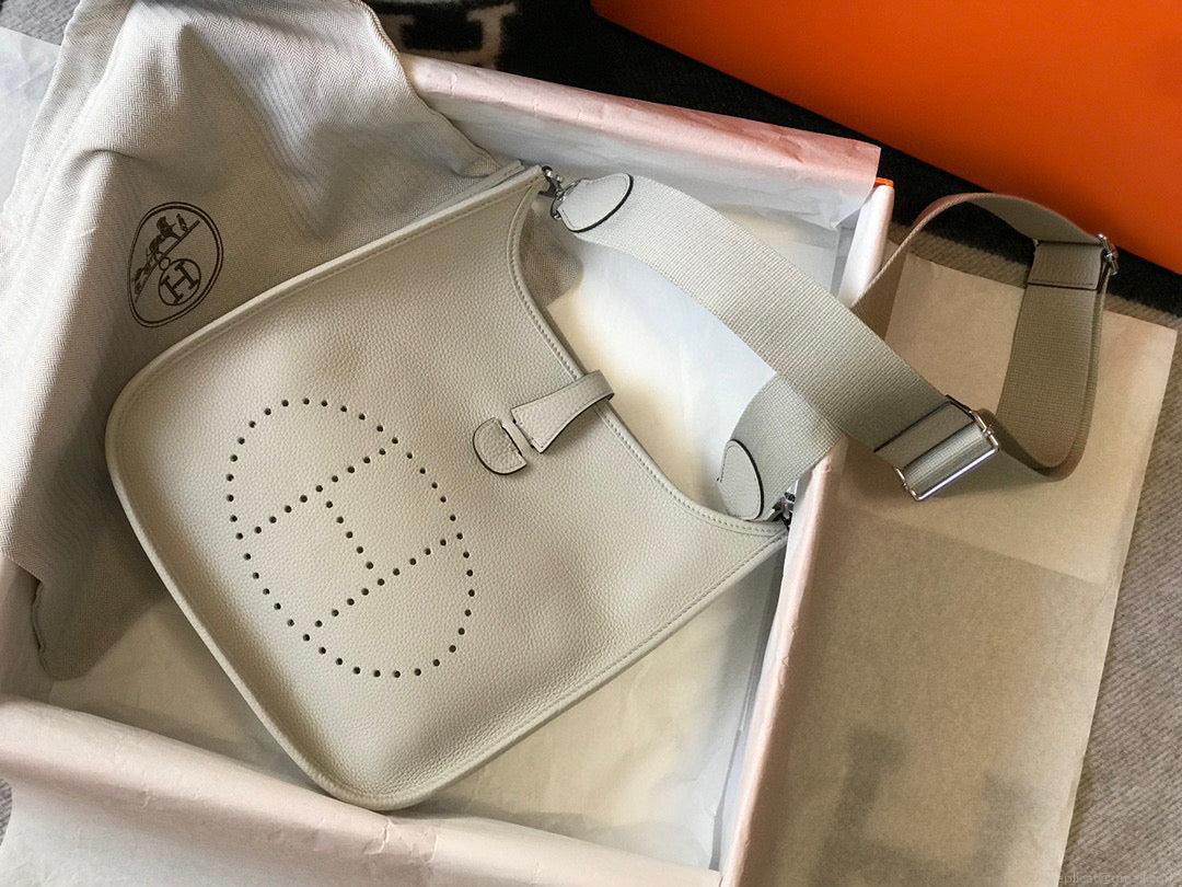 Hermes H083435 Evelyne III 29 Shoulder Bag Silver Hardware White Gray
