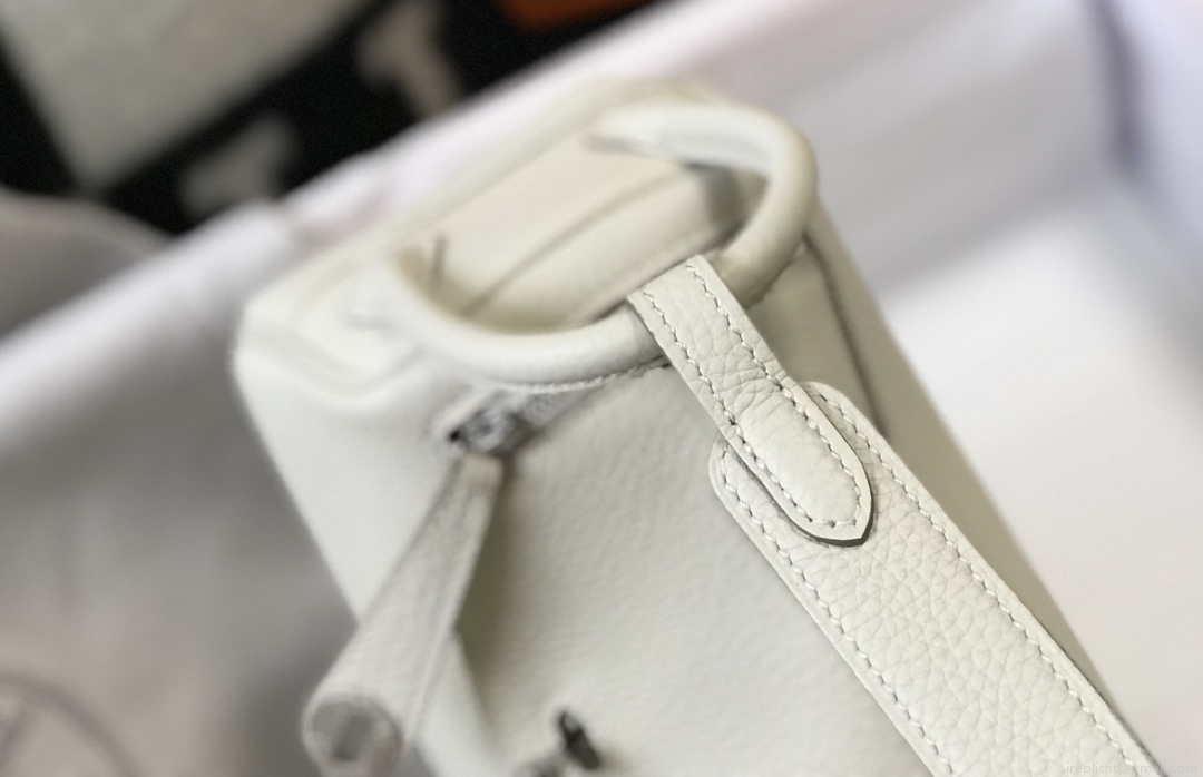 Hermes H079086 Lindy Mini Bag 19cm H231928