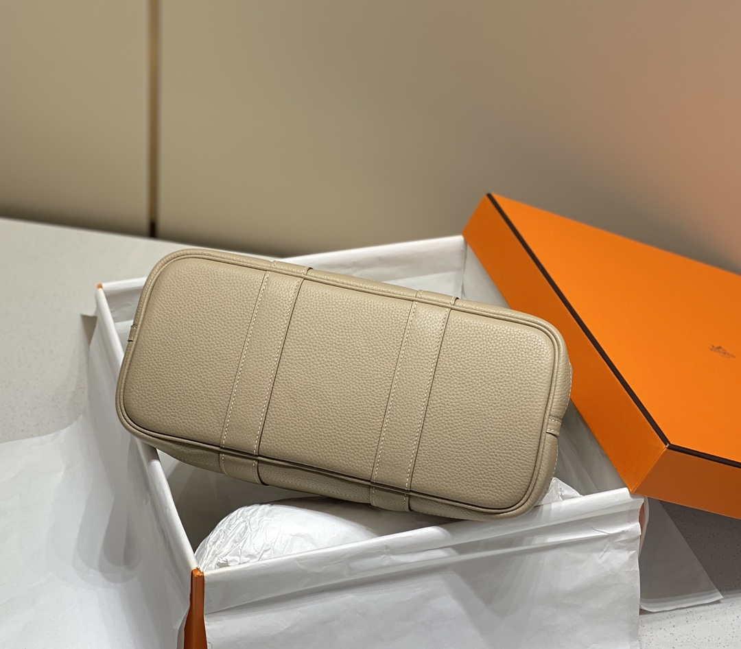 Hermes Light Gray Clemence Garden Party 30cm Bag H239045