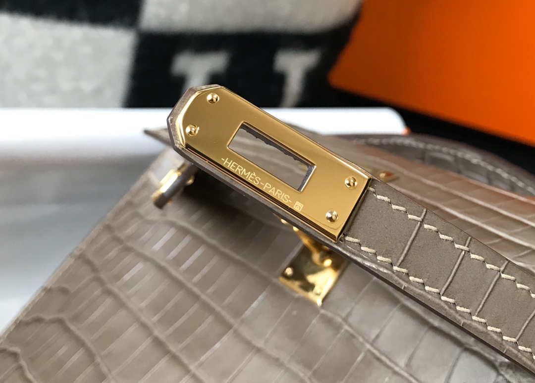 Hermes Mini Kelly Pouchette Crocodile Leather H230237 Oragano