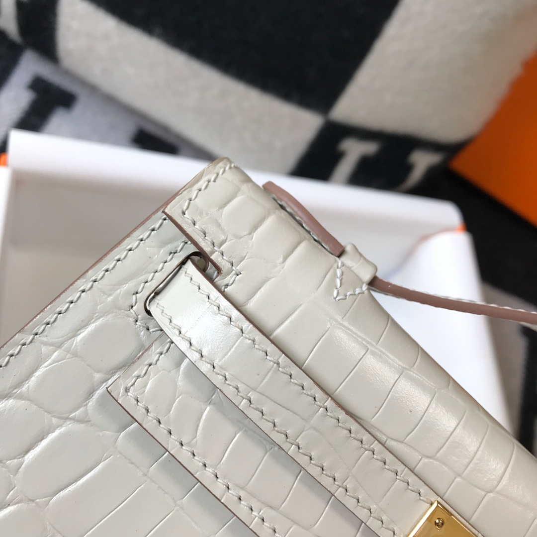 Hermes Mini Kelly Pouchette Crocodile Leather H230239 White
