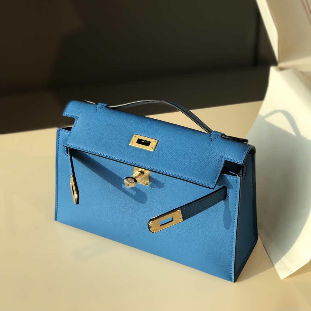 Hermes Kelly Pouchette Swift Leather clutch bag Gold H230267