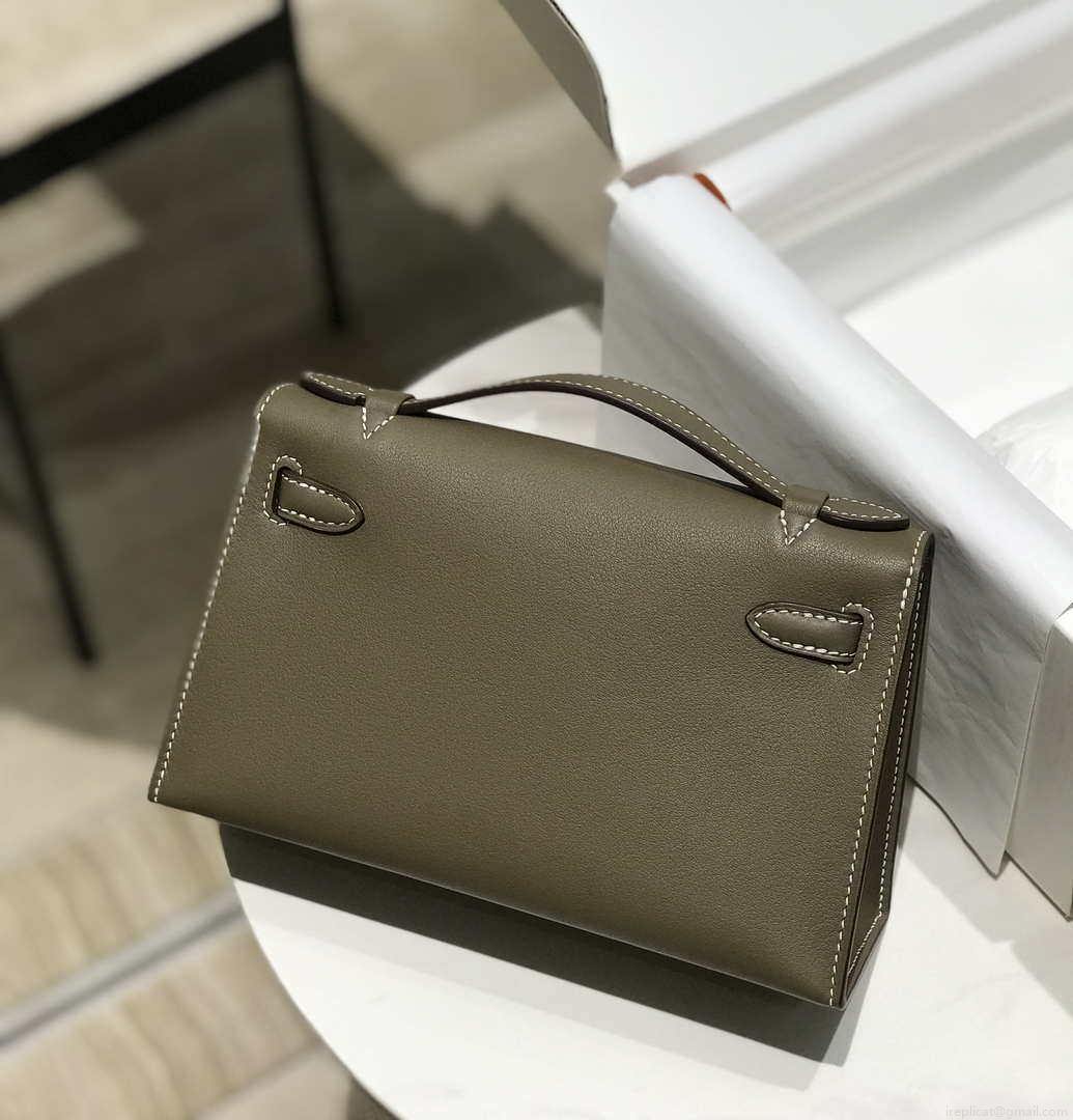 Hermes Kelly Pouchette Swift Leather clutch bag Gold H230274