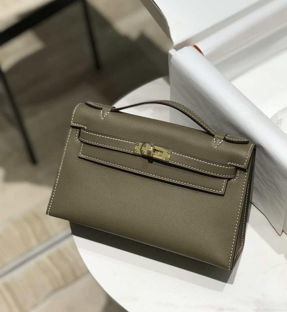 Hermes Kelly Pouchette Swift Leather clutch bag Gold H230274