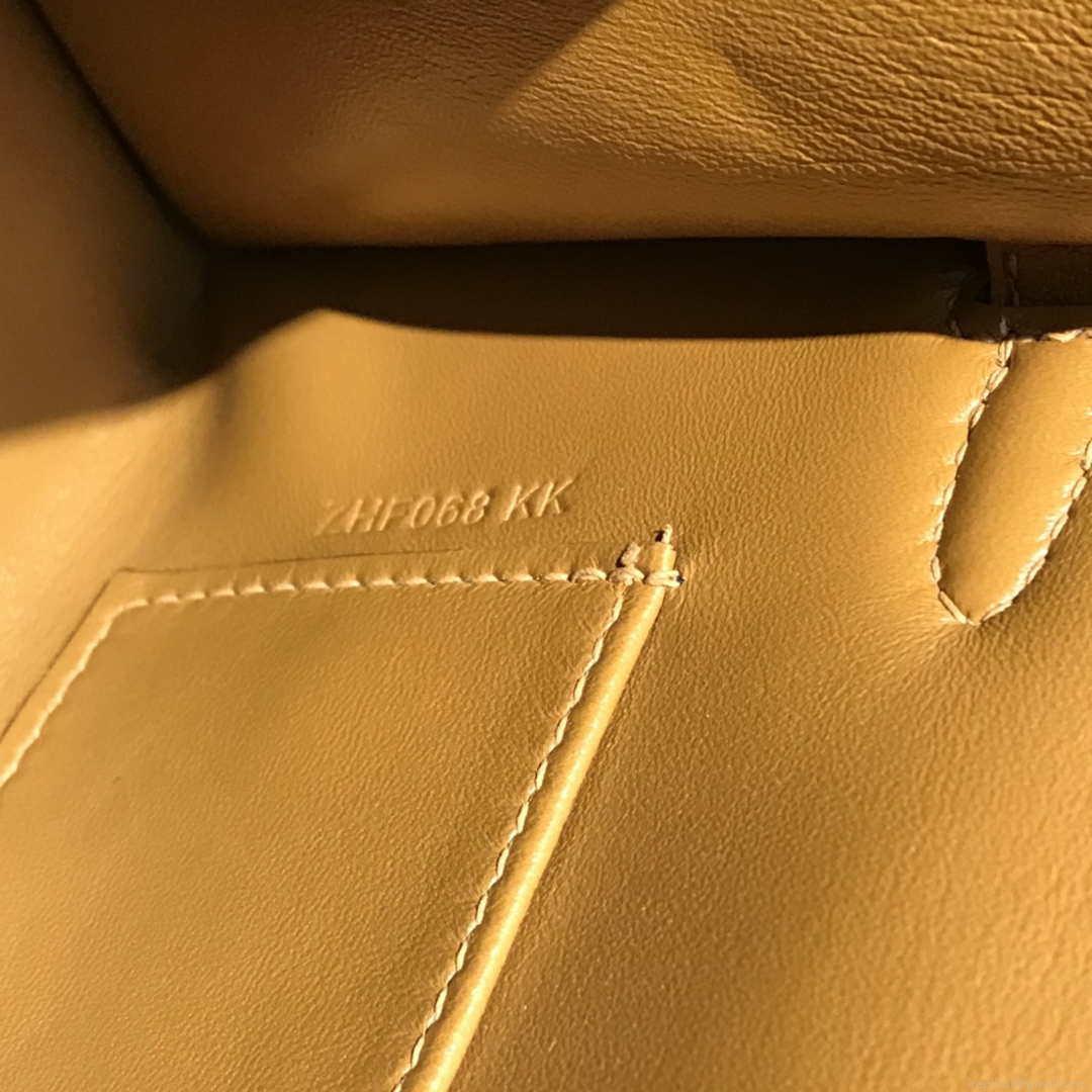 Hermes Kelly Pouchette Swift Leather clutch bag Gold H230276