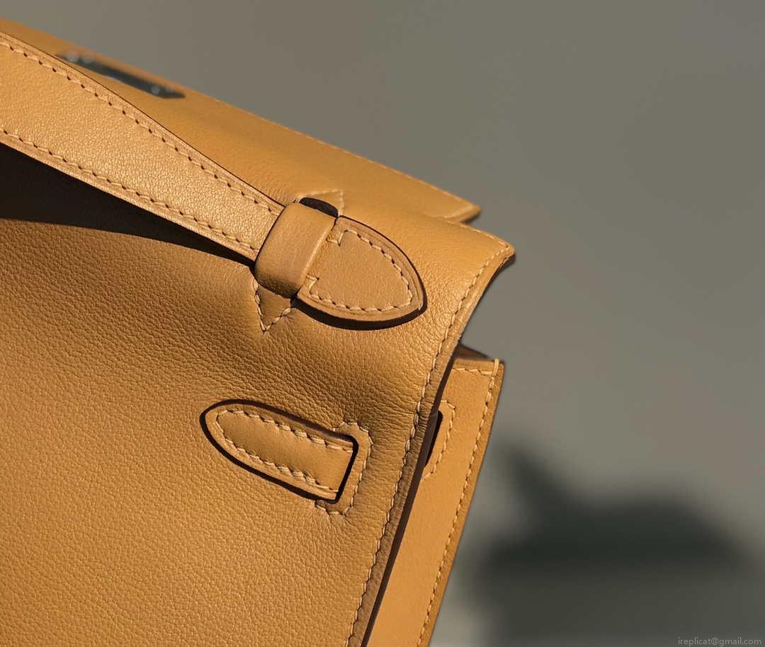 Hermes Kelly Pouchette Swift Leather clutch bag Gold H230276