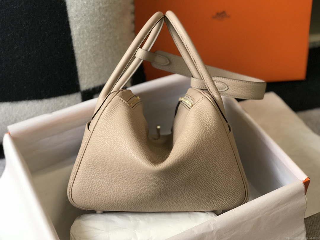Hermes H073428 Lindy Bag 26 30 H231940