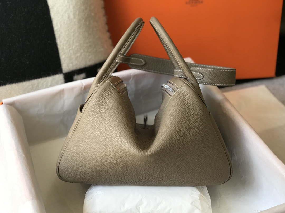 Hermes H073428 Lindy Bag 26 30 H231944