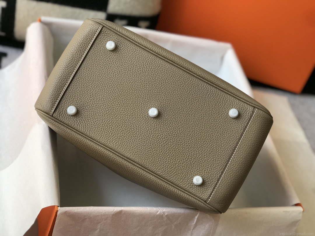 Hermes H073428 Lindy Bag 26 30 H231944