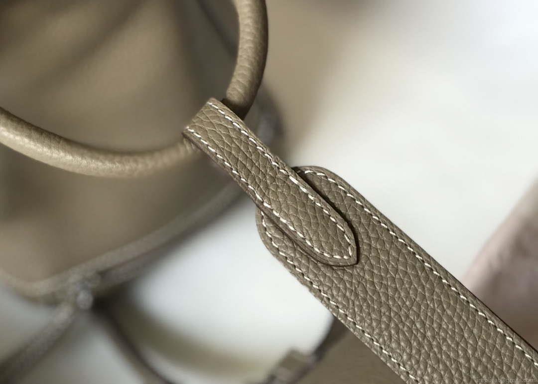 Hermes H073428 Lindy Bag 26 30 H231944