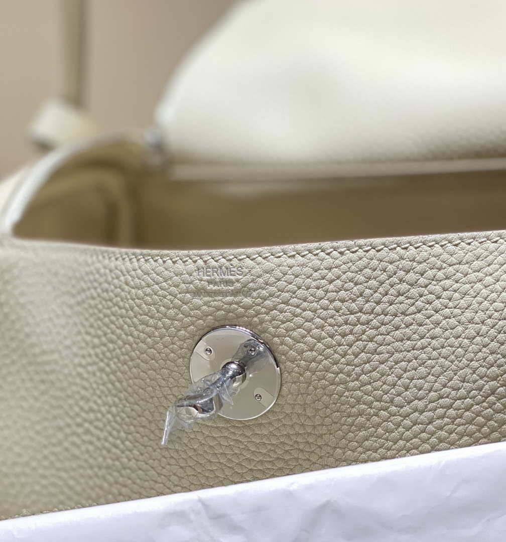 Hermes H073428 Lindy Bag 26 30 H231957