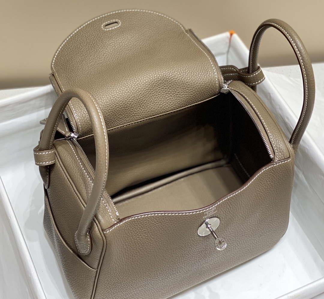Hermes H073428 Lindy Bag 26 30 H231958