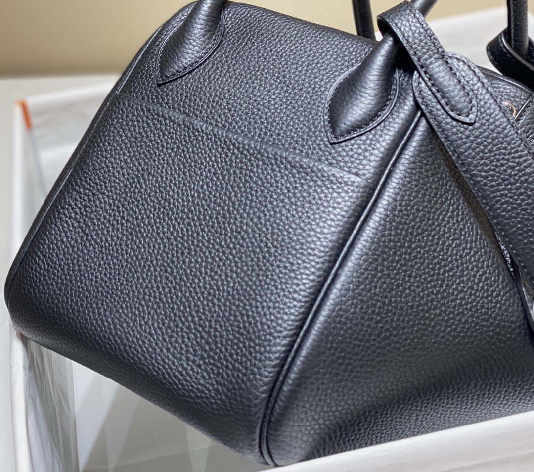 Hermes H073428 Lindy Bag 26 30 H231959