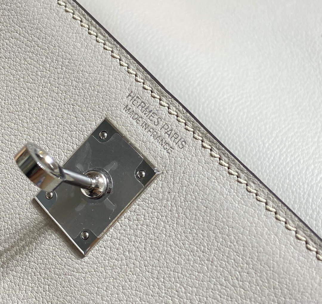 Hermes Evercolor Kelly Danse II 22cm Leather Crossbody Bag H20373 Light Gray Silver