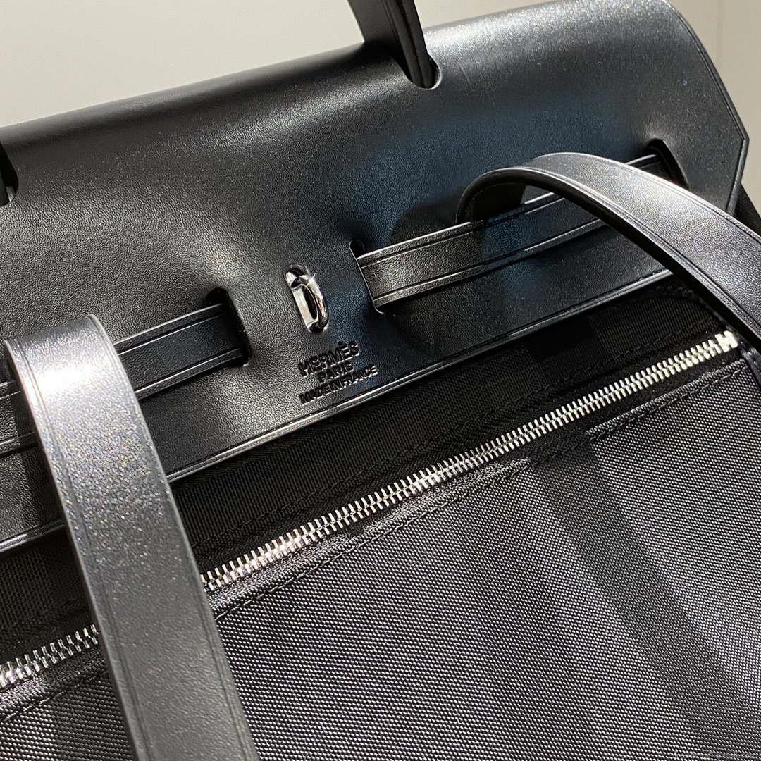 Hermes H084076CKAD A Dos Zip Retourne Herbag Backpack Toile Vache Hunter Ebene H60068