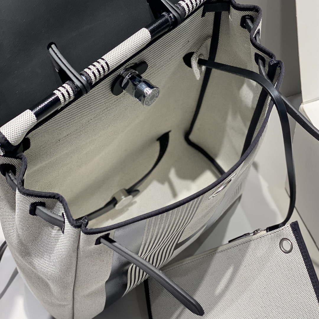 Hermes H084076CKAD A Dos Zip Retourne Herbag Backpack Toile Vache Hunter Ebene H60070