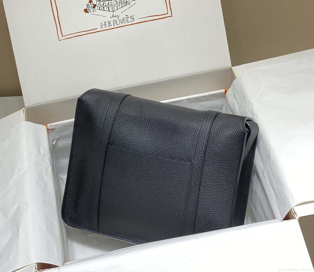 Hermes H074774CK37 Steve light messenger bag Black