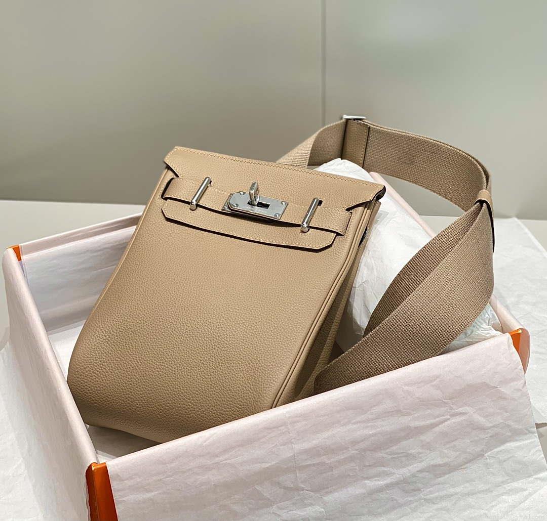 Hermes H083591CK89 Hac a Dos GM backpack Trench coat gray