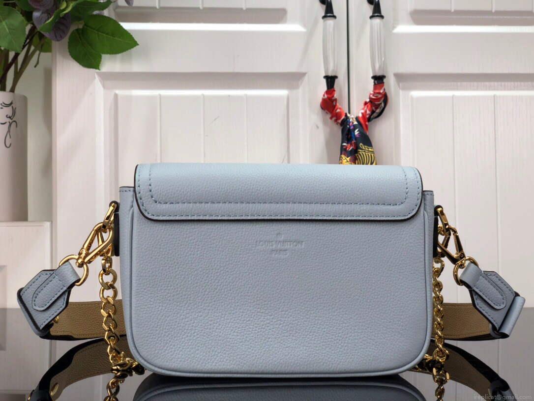 LV M59984 Louis Vuitton Lockme Tender Bleu