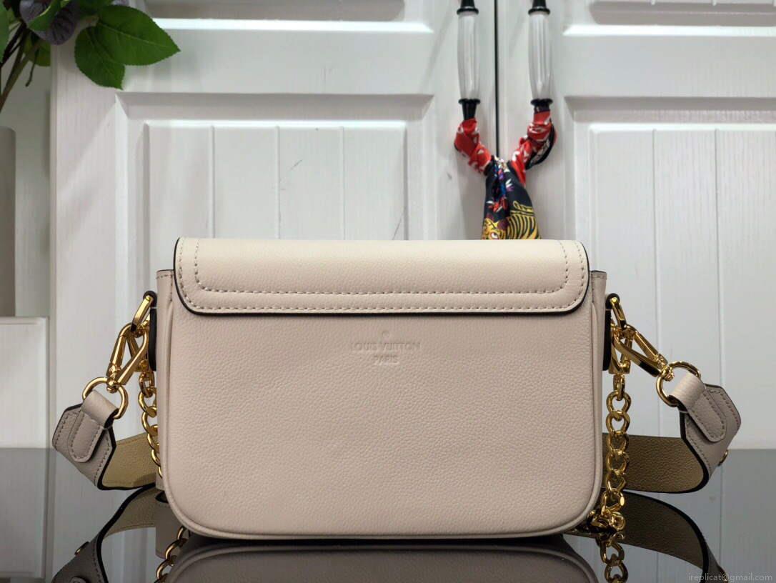 LV M59733 Louis Vuitton Lockme Tender Quartz White