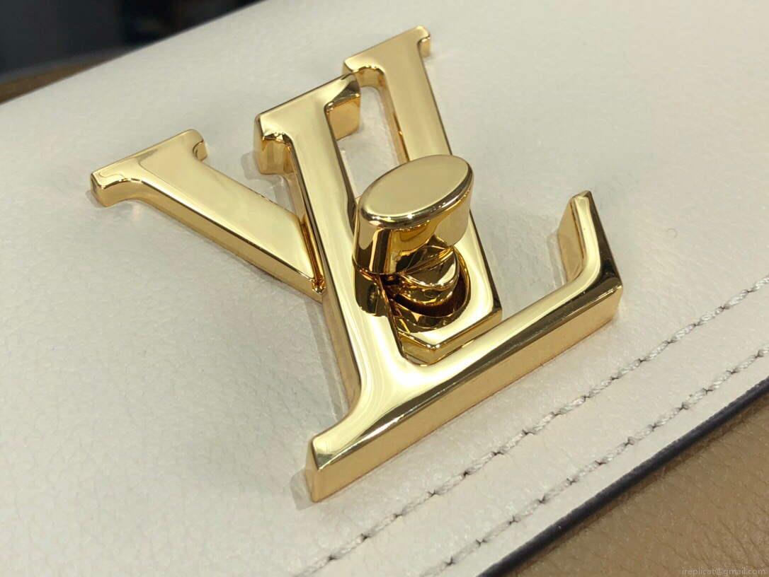 LV M59733 Louis Vuitton Lockme Tender Quartz White
