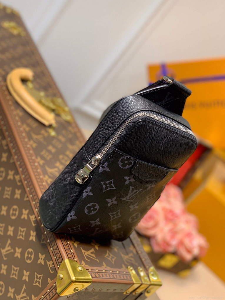 LV M30741 Louis Vuitton Outdoor Slingbag Black