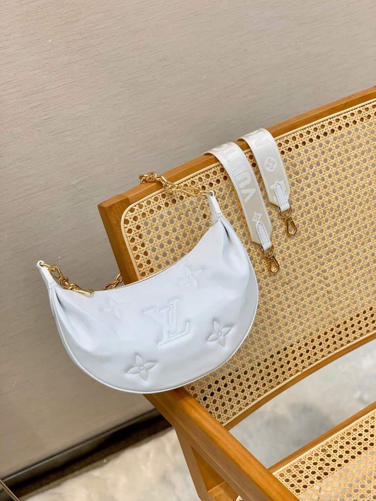 LV M59959 Louis Vuitton Over The Moon Bag Snow White