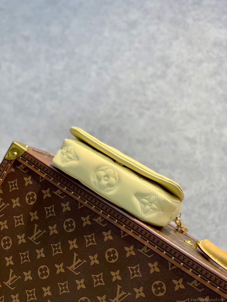 LV M81400 Louis Vuitton Wallet On Strap Bubblegram Banane Yellow